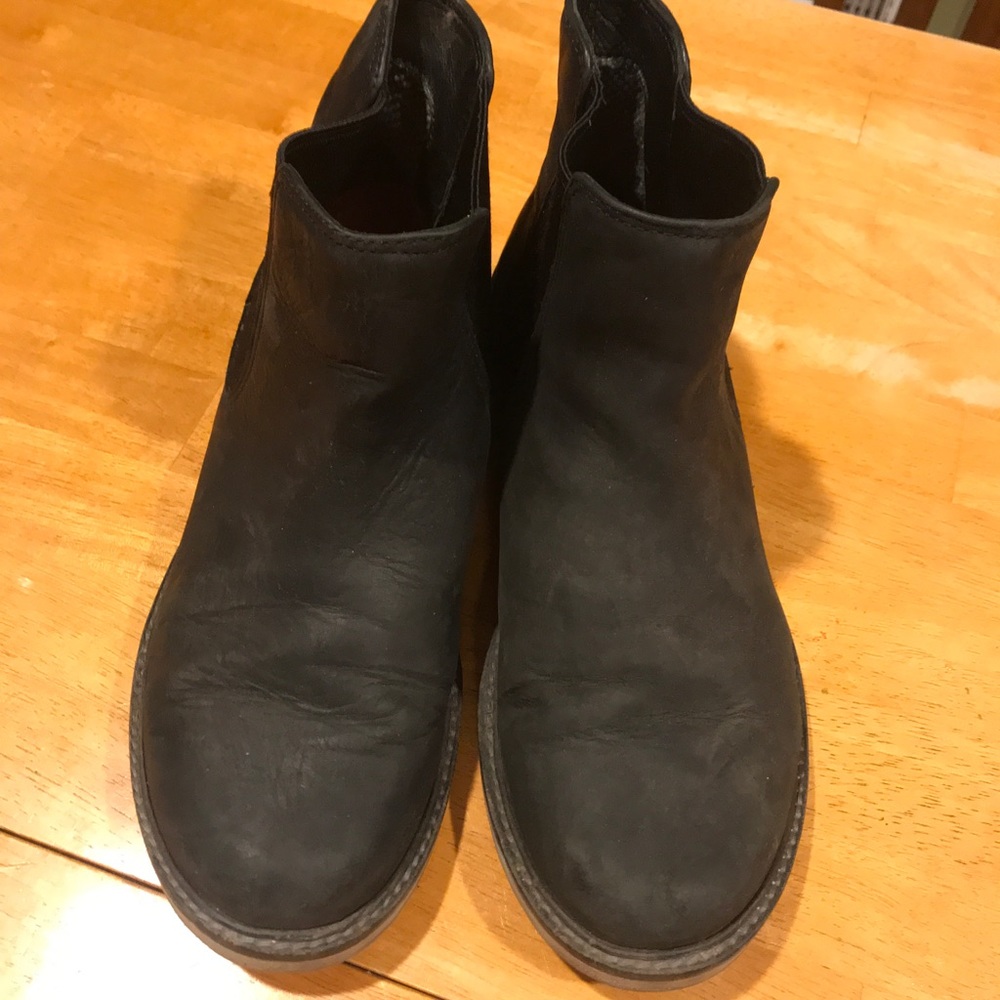 KEEN Women's Bailey Chelsea Black Leather Boots Size 9